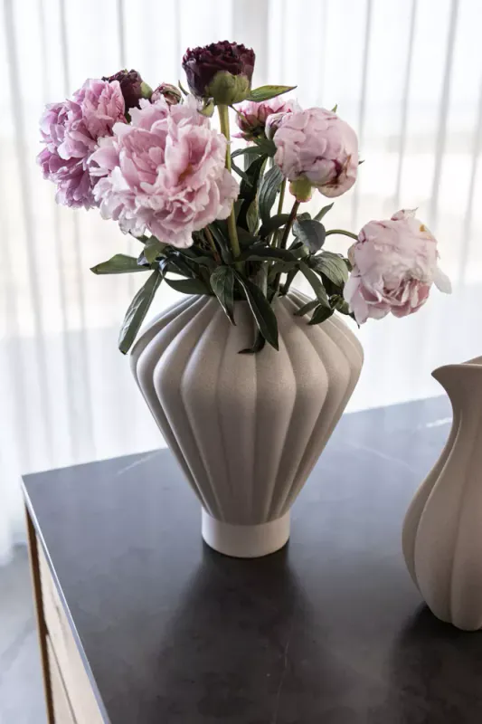 Evelyn Ceramic Vase Sand