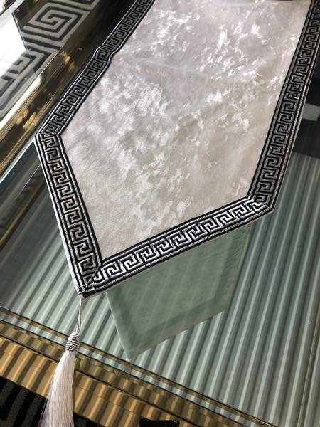 Aten bordløper hvit 117cm